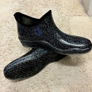 Let it Rain - I’ve got cute booties!